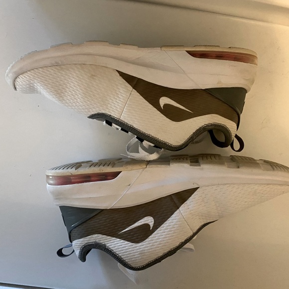 Nike Air Max Motion 2 Men’s size 11 - Picture 8 of 9